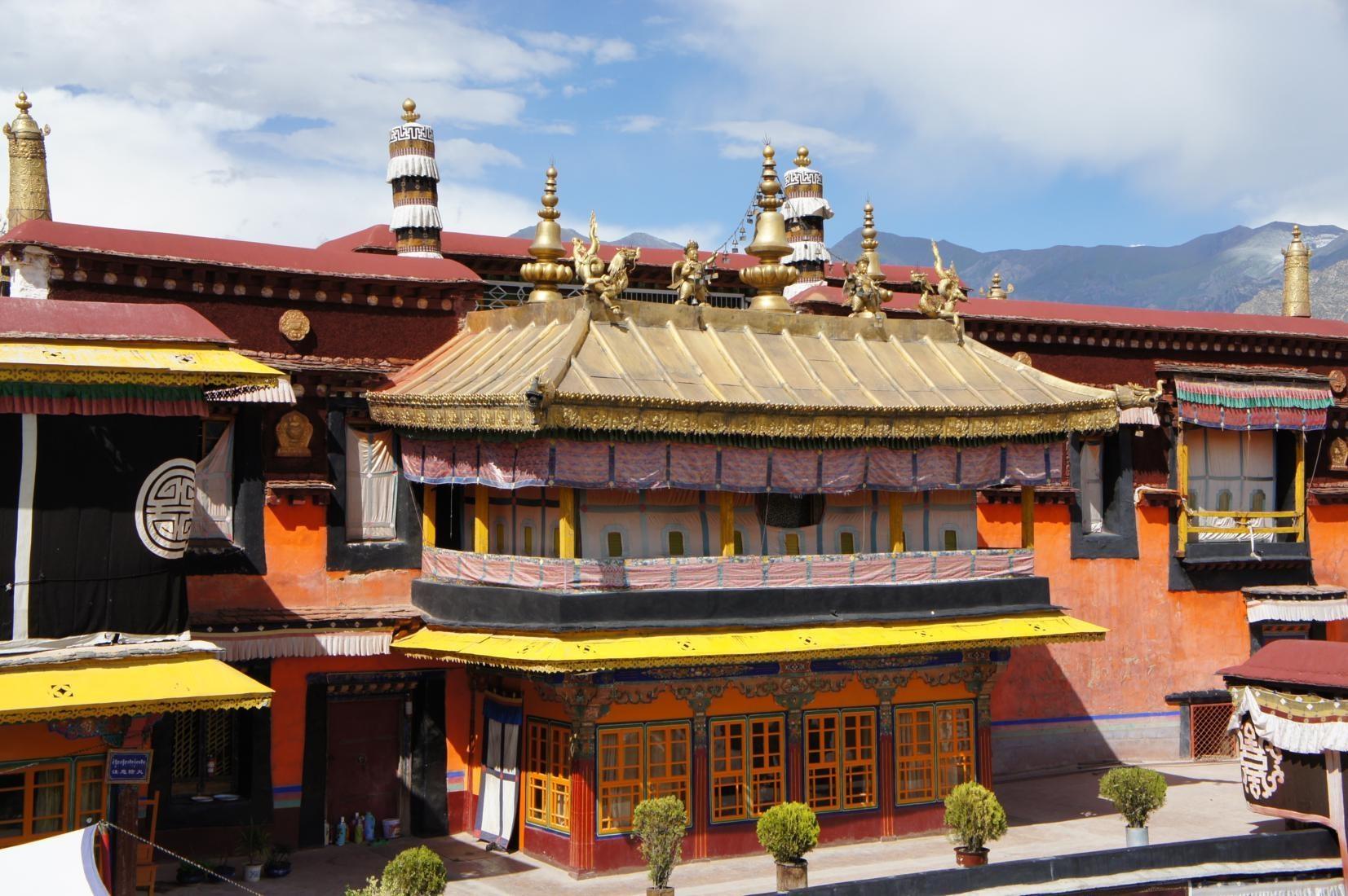 Jokhang Monastery.jpg