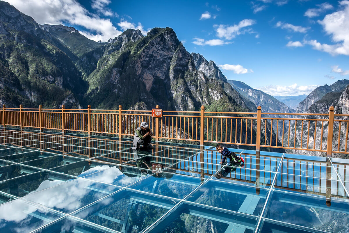 Balagezong Echoing Wall and Cliffside Glass Walkway (1).jpg