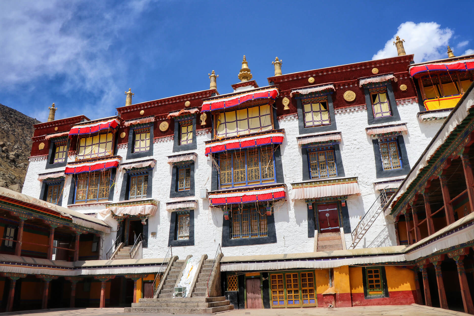 Drepung Monastery (1).jpg
