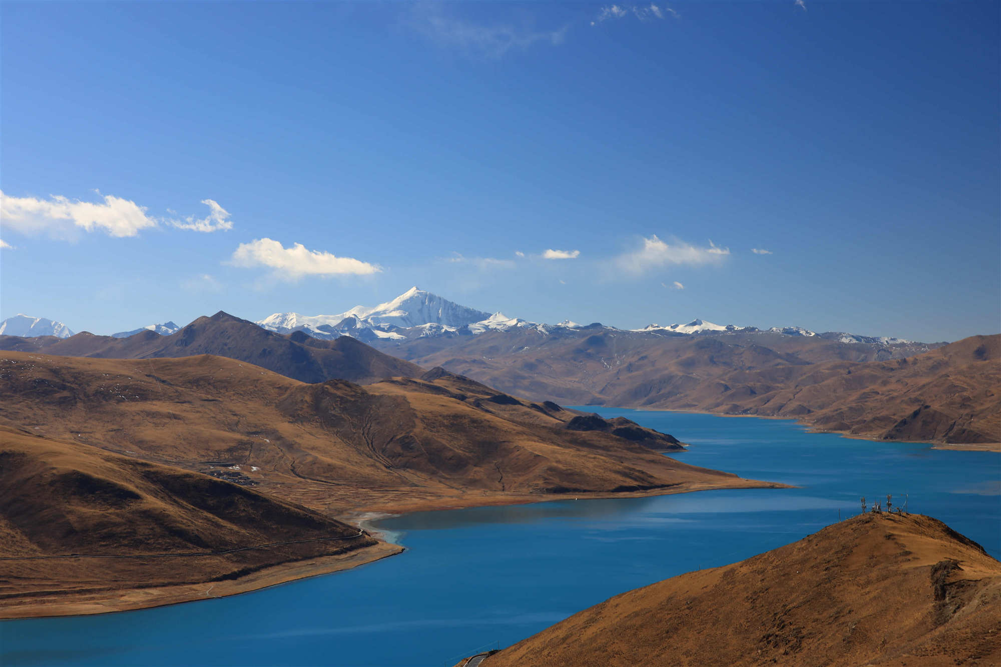Yamdrok Lake 1.jpg