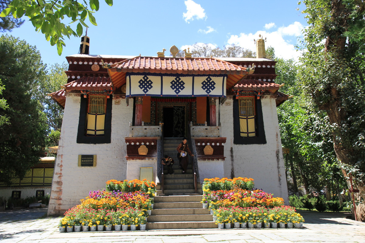 Norbulingka Palace.jpg