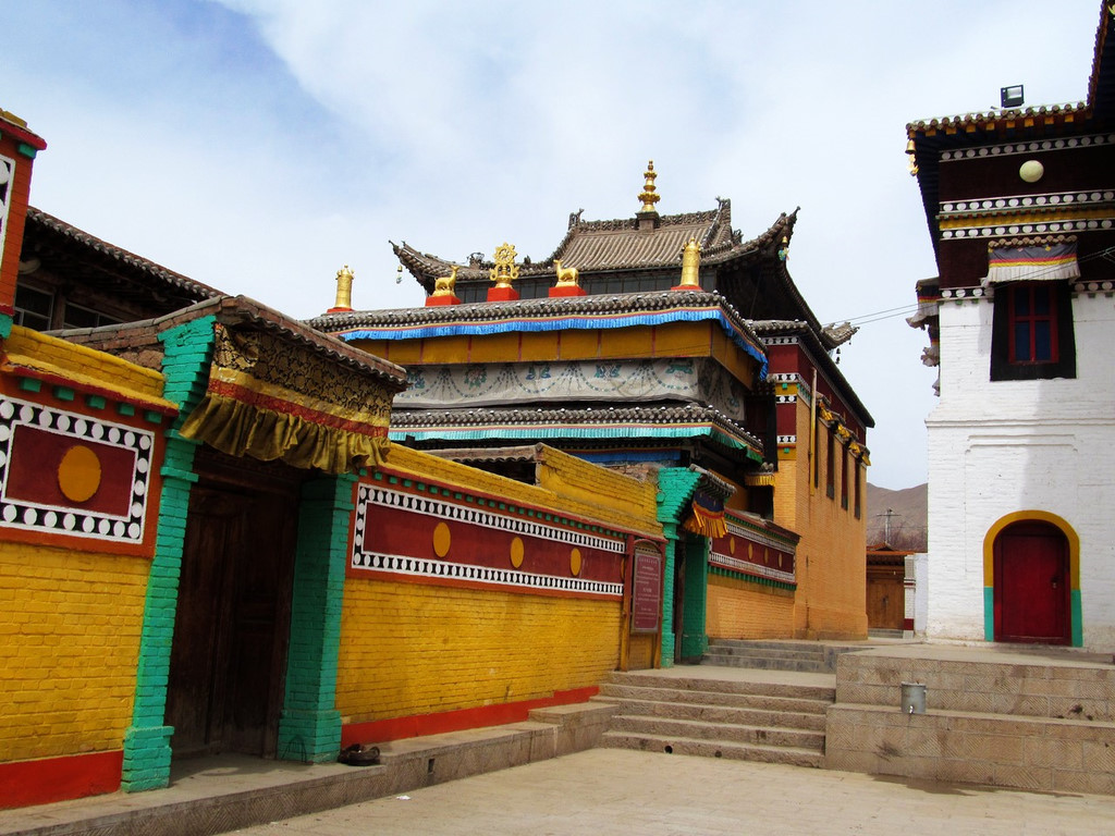 Wutun Lower Monastery 2.jpg