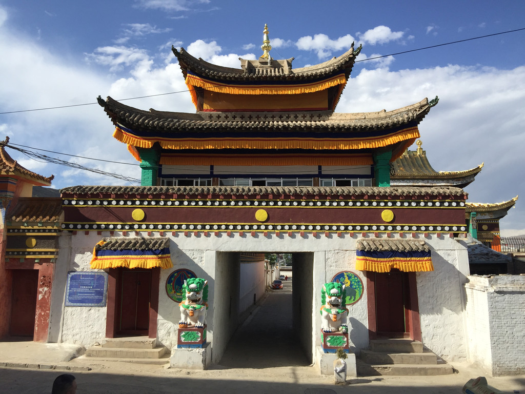 Longwu Monastery 1.jpg