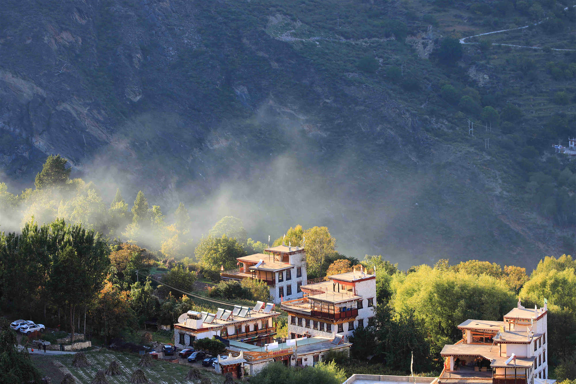 03. Danba Tibetan Village.jpg
