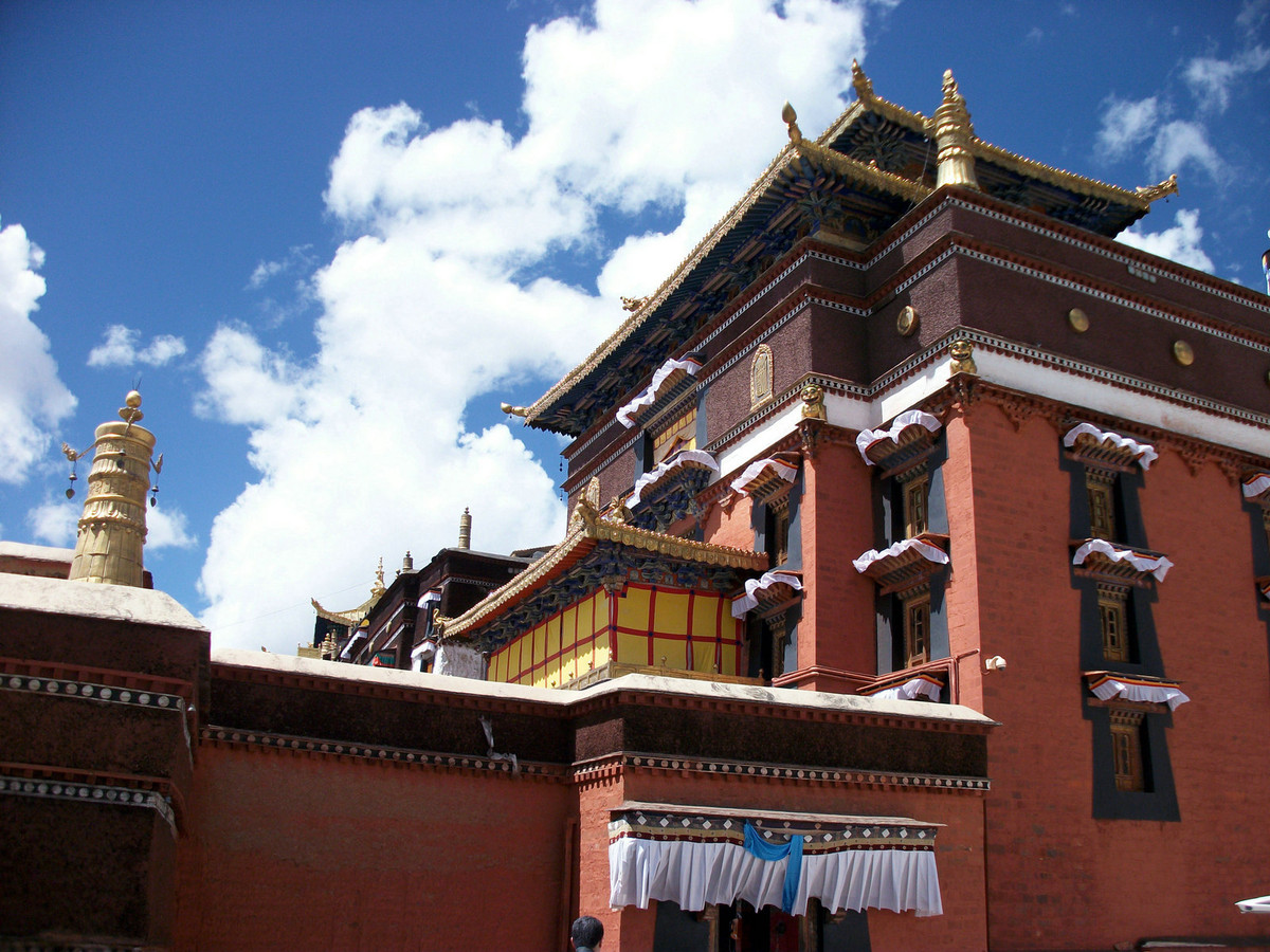 Tashilhunpo Monastery2.jpg
