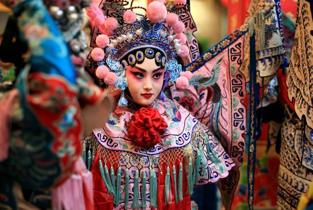 Chinese Operas - Old Arts for Chinese People