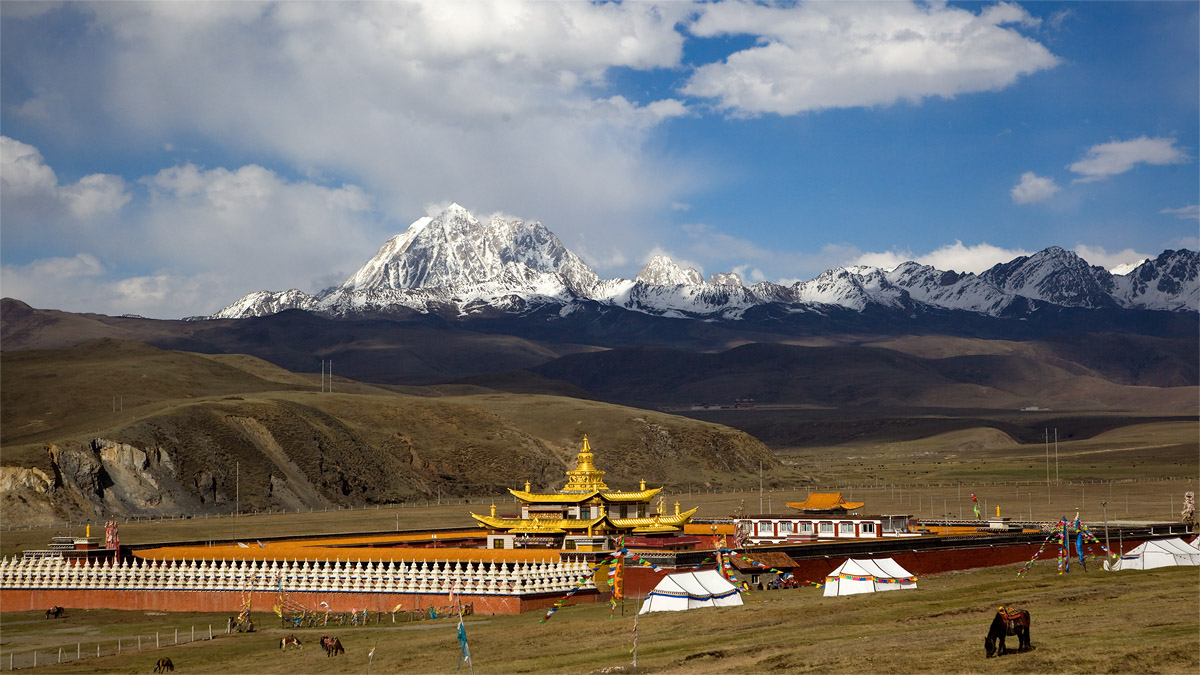 Yala Snow Mountain Trekking&Danba Tibetan Village 8D tour
