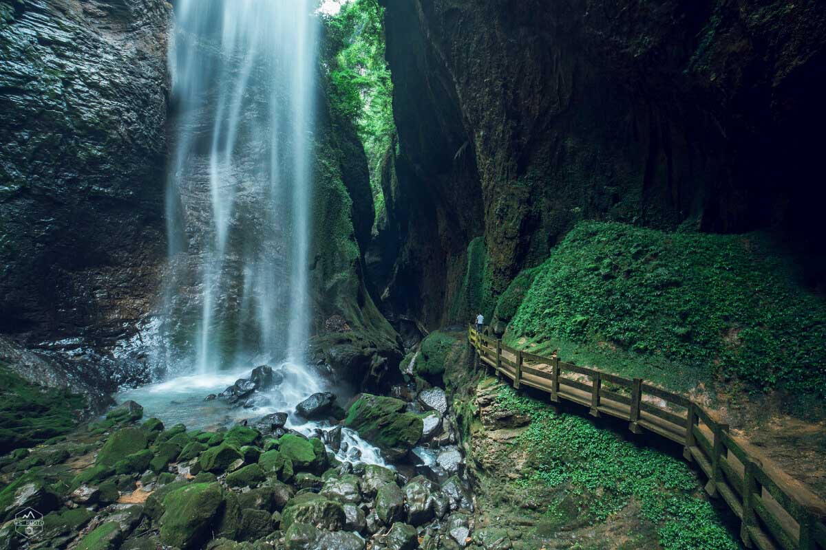 Longshuixia Fissure Gorge.jpg
