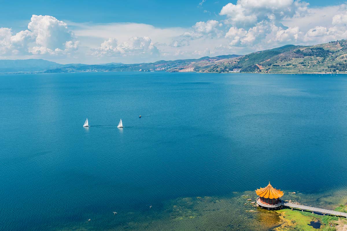 Fuxian lake.jpg