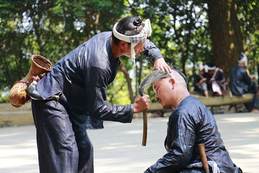 Ethnic Custom: Basha Miao Village,the last tribe of gunners